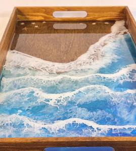 Exportador indio de bandejas de resina de madera con acabado brillante, bandejas de servir hechas a mano para restaurantes y decoración del hogar en grandes cantidades. - Product Image 1