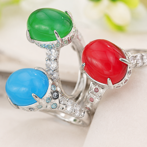 Anello regolabile in stile vintage con apertura, elegante design con pietra verde, gioiello da donna per tutti i giorni - Product Image 4