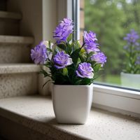 Mini-plantes artificielles mélangées en pot, fausses fleurs de lavande, roses et verdure, petites fleurs en plastique en pot pour la décoration de la maison, du bureau et de la table.