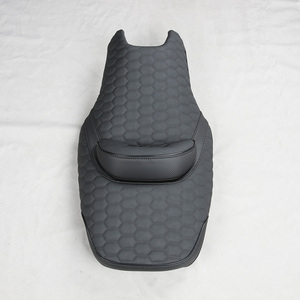 Housse de siège de moto en cuir fibre de carbone à motif diamant de haute qualité GANE Design, adaptée à Yamaha tmax 2012-2016 - Product Image 5