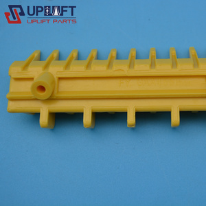 Escalón de Escalera Mecánica Industrial con Demarcación Amarilla GAA455BX3 - Product Image 3