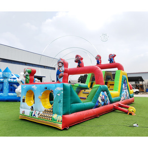 Parcours d'obstacles gonflable coloré sur le thème des dessins animés, idéal pour les fêtes d'enfants, les événements scolaires et les célébrations en plein air - Product Image 4