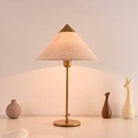 Vente chaude nordique rétro Simple Gubi pur blanc tissu Art salon chambre décoration lampadaire