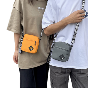 All-Match Fashion Waterproof Geometric Pattern Crossbody Shoulder Bag pour hommes femmes étudiants Couples <span class=keywords><strong>Tago</strong></span> Paul Brand New - Product Image 5