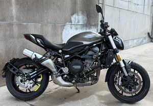 Moto Naked <span class=keywords><strong>Benelli</strong></span> <span class=keywords><strong>752S</strong></span> 754cc à Refroidissement Liquide, Double Cylindre à Couple Élevé, Idéale pour les Motards Urbains en Ville, Moto de Route à Essence - Product Image 4