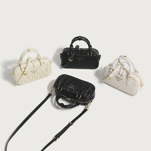 夏季新款<span class=keywords><strong>PU</strong></span>百褶保龄球手提包壁龛百搭枕头斜挎包休闲便携小方女式涤纶单 - Product Image 1