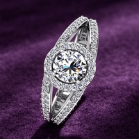 Bague de Fiançailles en Argent Sterling 925 avec Moissanite Ronde Scintillante 14*14mm, Anneau Ouvert à Branches Fendues et Pierres Pavées Latérales, Bague de Mariage pour Femme