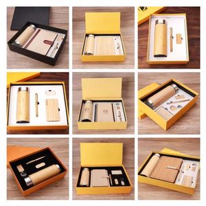 Graduation Gifts Custom Logo Corporate Wooden Bamboo Items Card Holder Pen Key Chain Promotion Business Gift Set - Product Image 2