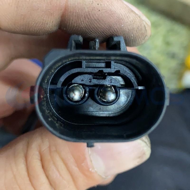 Car Connector There are two plugs on shock absorber of old For BMW CT2-0296G