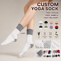 Chaussettes de yoga en coton contrastées OEM pour femmes, antidérapantes, à 5 doigts, mi-mollet, color block, pour le sport, le fitness, le Pilates en intérieur