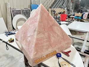 Kim tự tháp pha lê hồng, vật trang trí phong thủy - Product Image 3