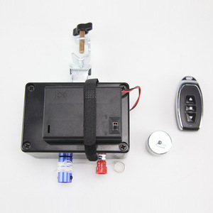 El nuevo estándar curricular para medir la velocidad implica un dispositivo que acciona un motor para propulsar un objeto en un movimiento lineal uniforme. - Product Image 1