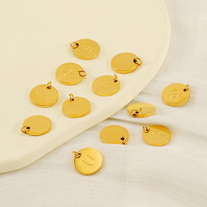 Colgante pequeño chapado en oro de 18 quilates, 26 letras en inglés, accesorios de joyería DIY para niños, tema religioso cristiano - Product Image 2