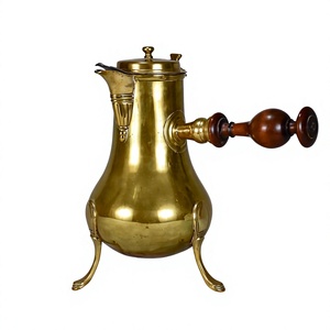 Cafetera Turca Antigua de Latón con Asa de Madera, Servidor de Café Vintage con Patas de Trípode - Product Image 1