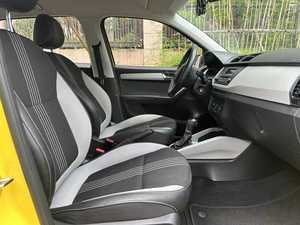 Skoda <span class=keywords><strong>Fabia</strong></span> 1.6L Automatica Edizione Sport Benzina 2016 Usata Guida a Sinistra Gialla Hatchback Pneumatici R15 per Esportazione - Product Image 3