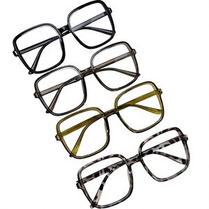 Lunettes de soleil de lecture unisexes surdimensionnées carrées Sunnyouth avec monture PC, verres anti-lumière bleue, multicolores et tendance - Product Image 1