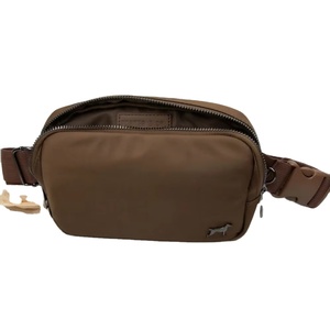 Riñonera de Nailon Personalizada OEM para Mujer, con Cierre de Cremallera y Dispensador de Bolsas para Excrementos de Perro, para Pasear Perros - Product Image 3