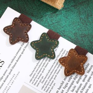 Marcapáginas de Cuero Genuino en Forma de Estrella, Hecho a Mano, con Cierre Magnético, Regalo Ideal para Amantes de la Lectura - Product Image 1