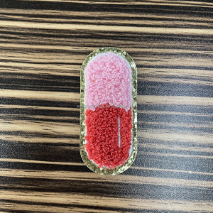 Parche de pastillas rosa con lentejuelas de diseñador personalizado Chenille sublimación <span class=keywords><strong>hierro</strong></span> <span class=keywords><strong>en</strong></span> parches de prensa de calor para bolsas - Product Image 6