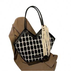 Sac fourre-tout pour femmes avec logo personnalisé imprimé, sac à main en feutre de laine, sac fourre-tout pour courses, sac fourre-tout pour femmes en gros - Product Image 1