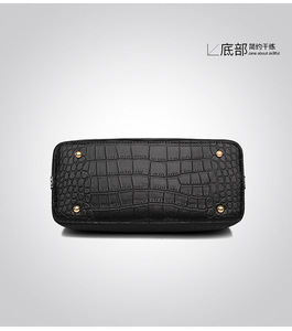Sacs à main et sacs fourre-tout tendance pour femmes, grands sacs à bandoulière personnalisés par des créateurs de mode - Product Image 5