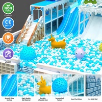 Équipement de terrain de jeu intérieur personnalisé, thème Château de glace Hiver, Tour Moulin à vent, Piscine à balles, Toboggan triple piste, Escalier de montagne, Sable