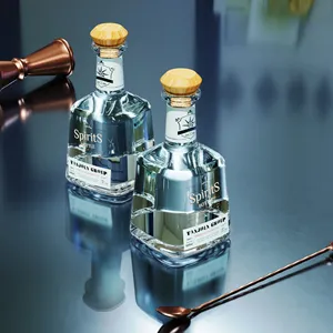 Commercio all'ingrosso 500ml 700ml 750ml vuoto Vodka Whisky Gin Tequila Brandy Rum bottiglie di liquore di vetro