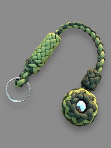 Portachiavi a pugno di scimmia in paracord verde muschio nero con sfera d'acciaio da 1 pollice avvolta in paracord decorativo - Product Image 4