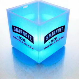 ถังน้ำแข็งพลาสติกแบบรักษ์โลกพร้อมไฟ LED ถังน้ำแข็งแบบสั่งทำพิเศษสำหรับงานอีเว้นท์และบาร์ - Product Image 1