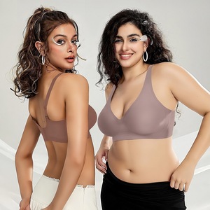 Reggiseno Senza Cuciture Wireless a Tinta Unita con Scollo Profondo a V per <span class=keywords><strong>Taglie</strong></span> Forti - Product Image 3
