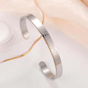 Bracciale Sabr Regolabile in Stile Islamico con Finitura Lucida, Regalo per l'Eid, Personalizzabile con Incisione, Gioiello di Moda - Product Image 3