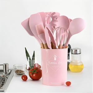 Ensemble de 12 ustensiles de cuisine en silicone antiadhésif avec manche en bois : poêle à frire, wok, spatule, louche, pinces alimentaires, ustensiles de cuisson - Product Image 1