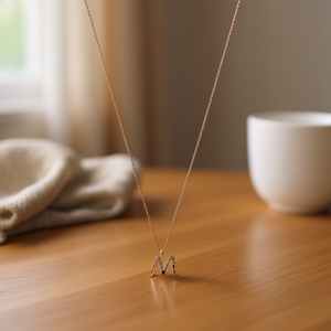 Collar con Colgante de Diamante en Forma de Letra M, Cadena de Acero Inoxidable de 6 mm - Product Image 3