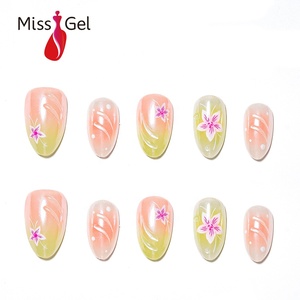 <span class=keywords><strong>Uñas</strong></span> Postizas de Gel Suave con Degradado Brillante, Forma Almendrada, con Diseño de Flores Rosas, <span class=keywords><strong>Uñas</strong></span> Postizas Permanentes con Pegamento - Product Image 1