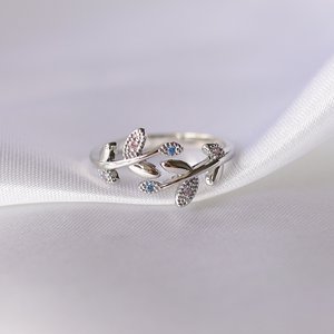 Bague ouverte en cuivre plaqué de haute qualité avec pierres en zircon et motifs de fleurs, de cœurs et de feuilles, tendance pour femmes - Product Image 6