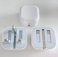 Pengisi Daya USB C 20W dengan Input 100-240V 50/60Hz, Output 5V/3A, dan Bahan Tahan Api PC untuk Pasokan Ponsel untuk Penjualan Ritel.