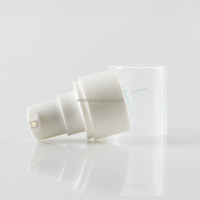 Emballage cosmétique de haute qualité, pompe à lotion pour traitement crème blanche en plastique PP 24 mm 24/410 avec demi-couvercle anti-poussière en PP