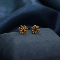 Boucles d'oreilles clous classiques vintage mignonnes pour femmes Tianyu Gems, en laiton plaqué or, avec un design de patte de chat ajouré