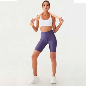 Shorts de sport pour femme, taille mi-haute, effet ventre plat, pour fitness, yoga, course à pied, cyclisme, gym, avec poches, séchage rapide, respirant, en tissu à mémoire de forme - Product Image 2