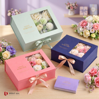 Boîte Cadeau Florale Portable en Papier Ivoire Biodégradable Écologique Personnalisable avec Fenêtre et Ruban – Douceur Pastel, Élégance Romantique