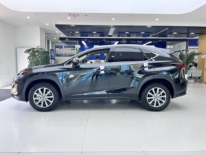 Lexus NX 2020 200 AWD F Sport Usado con Tracción en las Cuatro Ruedas, Asientos de Cuero, SUV Compacto de Lujo Premium, Autos Usados Baratos - Product Image 5