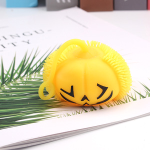 Best-seller transfrontalier Halloween : Jouet anti-stress en caoutchouc lumineux en forme de pompon, citrouille, yokai et elfe pour les 14 ans et plus par Mogo - Product Image 6