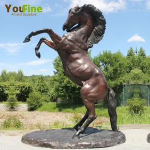 Grande sculpture antique de statue de cheval sautant en bronze d'extérieur grandeur nature en laiton coulé en métal à vendre
