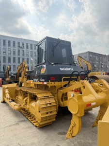 Bulldozer Shantui SD16TL d'occasion à commande flexible, chenillard pour l'excavation de canaux et le déplacement sur boue humide - Product Image 6