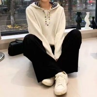 Nouveau Pull Tricoté à Capuche et Col Zippé pour Femme, Collection Automne 2026, Boutons Colorés, Côtelé Crème, Taille Unique, Doux, Confortable et Chaud, Qualité Supérieure