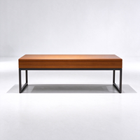Comptoir de magasin de vêtements en bois, table de caisse, étagère métallique grise, rail de suspension, CE ETL, vente en gros et au détail