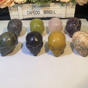 All'ingrosso naturale intagliato di alta qualità di cristallo misto alieno teschi per la decorazione della casa - Product Image 1