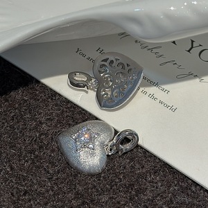 จี้รูปหัวใจเงินแท้ S925 ขัดเงา สไตล์วินเทจ เรียบง่าย ทันสมัย ดีไซน์เฉพาะตัว เหมาะสำหรับเป็นของขวัญ - Product Image 3