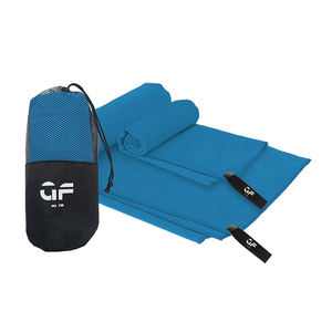 Serviette de sport en microfibre polyester 100% bleu clair avec logo personnalisé promotionnel par sublimation et étui en silicone - Product Image 3
