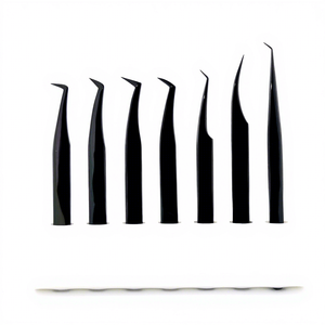 Pinzas de extensión de pestañas de alta demanda Pinzas clásicas Volumen de 90 grados Pinzas de punta de fibra de aislamiento de curva de luna de Color negro - Product Image 1